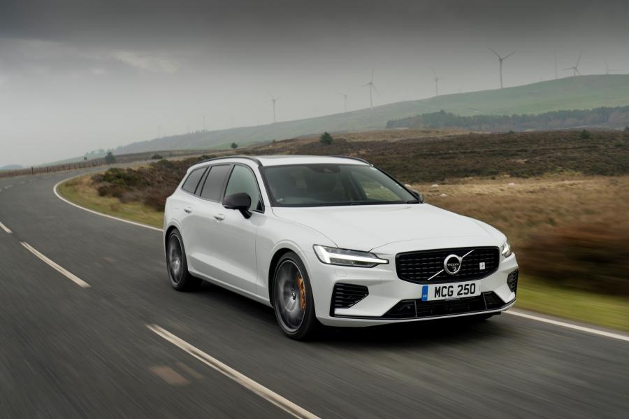  Volvo V60 T8 Polestar Engineered 2019 года  (UK) (фото 35 из 40)